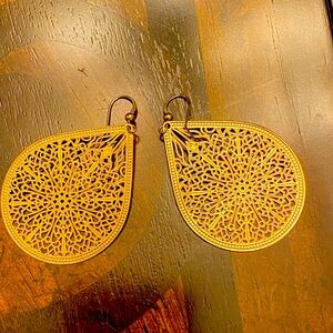 Teardrop leaf earrings